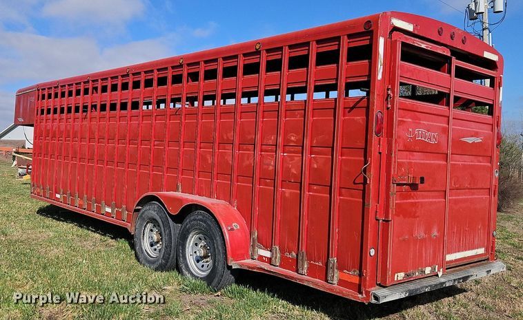 image for item EI3606 1999 Titan livestock trailer