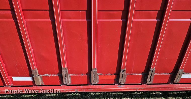 image for item EI3606 1999 Titan livestock trailer