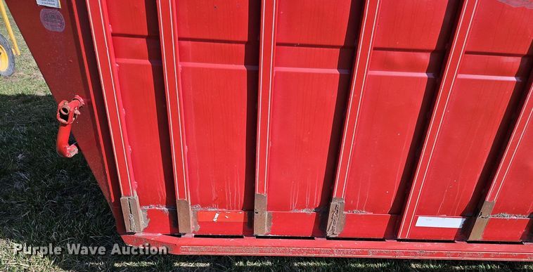 image for item EI3606 1999 Titan livestock trailer