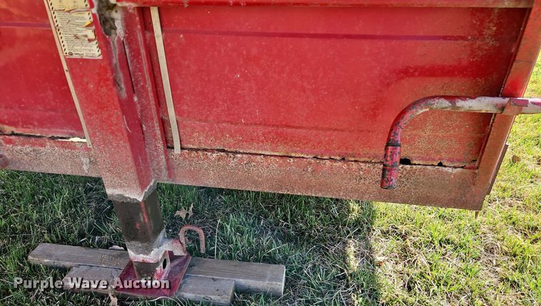 image for item EI3606 1999 Titan livestock trailer