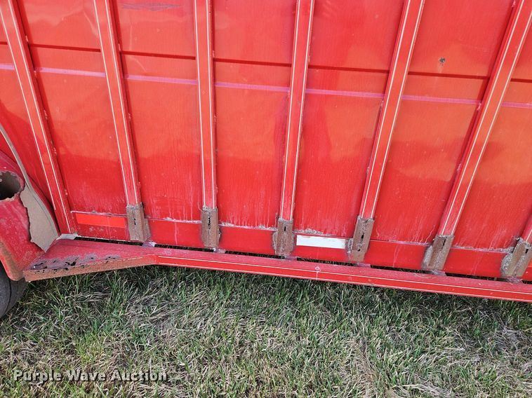 image for item EI3606 1999 Titan livestock trailer