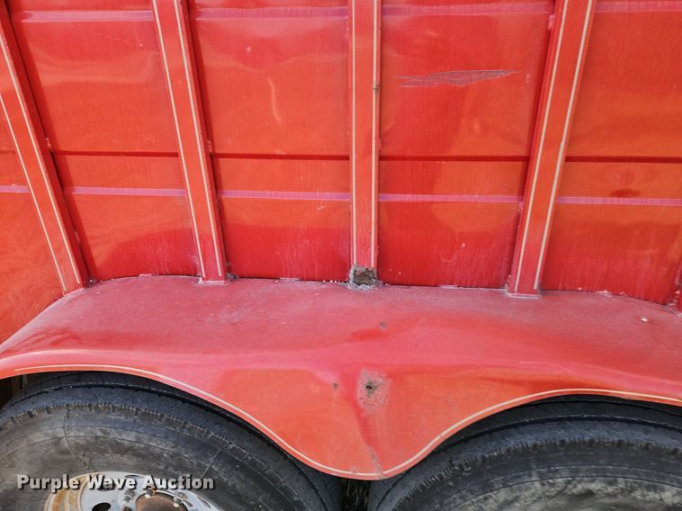 image for item EI3606 1999 Titan livestock trailer