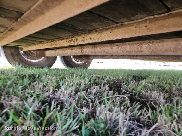 image for item EI3606 1999 Titan livestock trailer