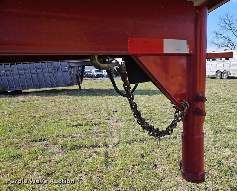 image for item EI3606 1999 Titan livestock trailer