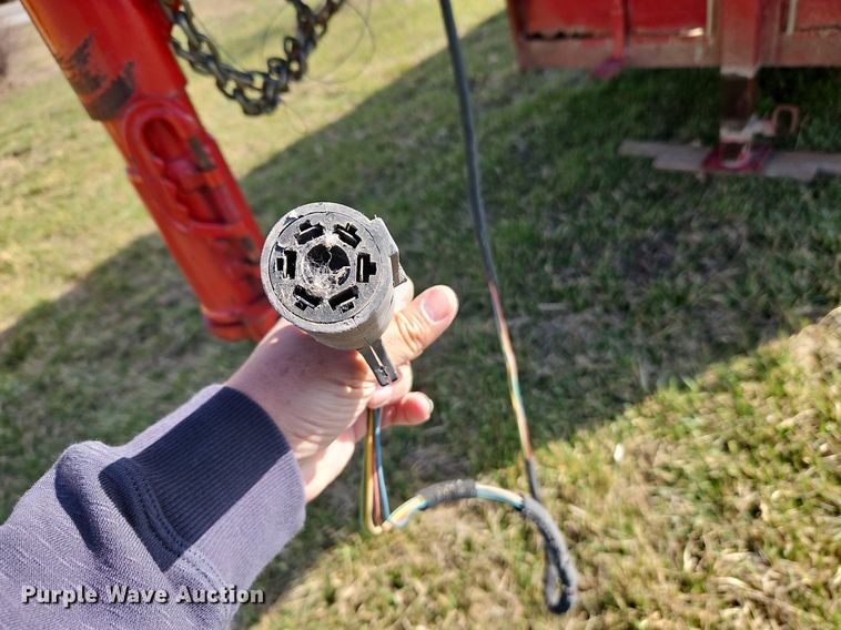 image for item EI3606 1999 Titan livestock trailer