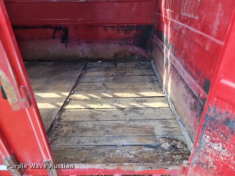 image for item EI3606 1999 Titan livestock trailer