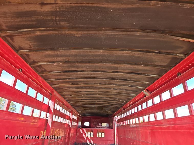 image for item EI3606 1999 Titan livestock trailer