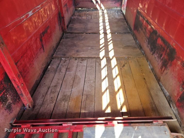 image for item EI3606 1999 Titan livestock trailer