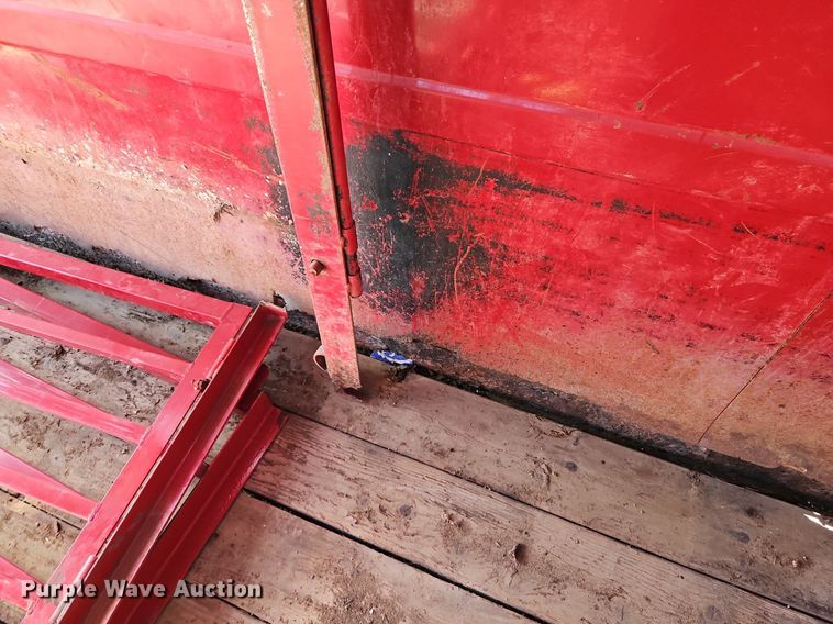 image for item EI3606 1999 Titan livestock trailer