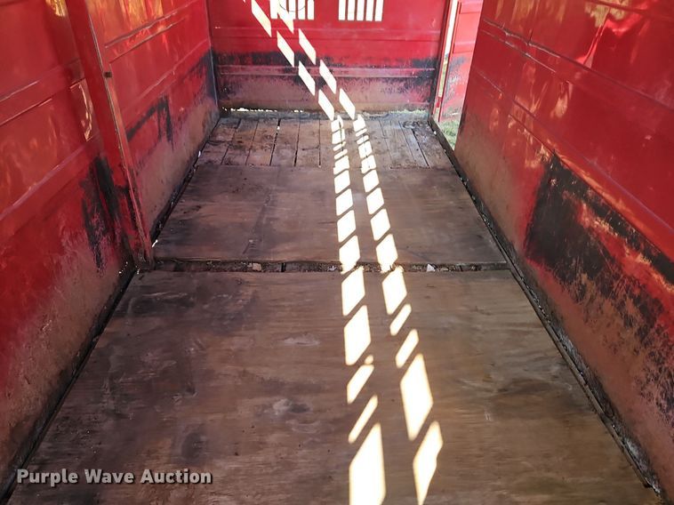 image for item EI3606 1999 Titan livestock trailer