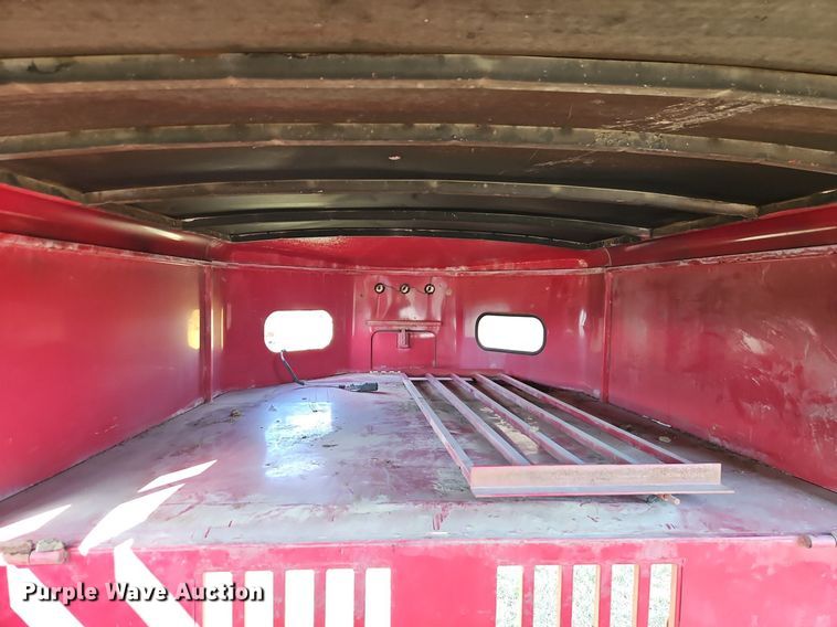 image for item EI3606 1999 Titan livestock trailer