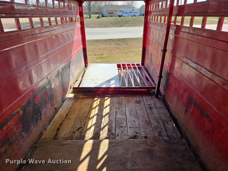 image for item EI3606 1999 Titan livestock trailer