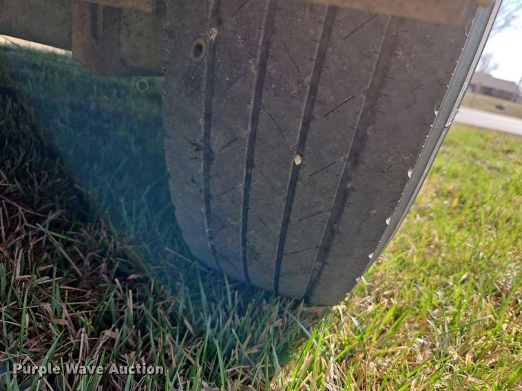 image for item EI3606 1999 Titan livestock trailer