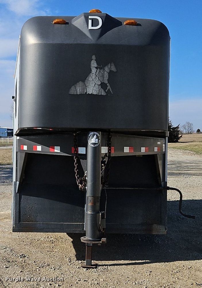 image for item EI3616 1996 Diamond D livestock trailer