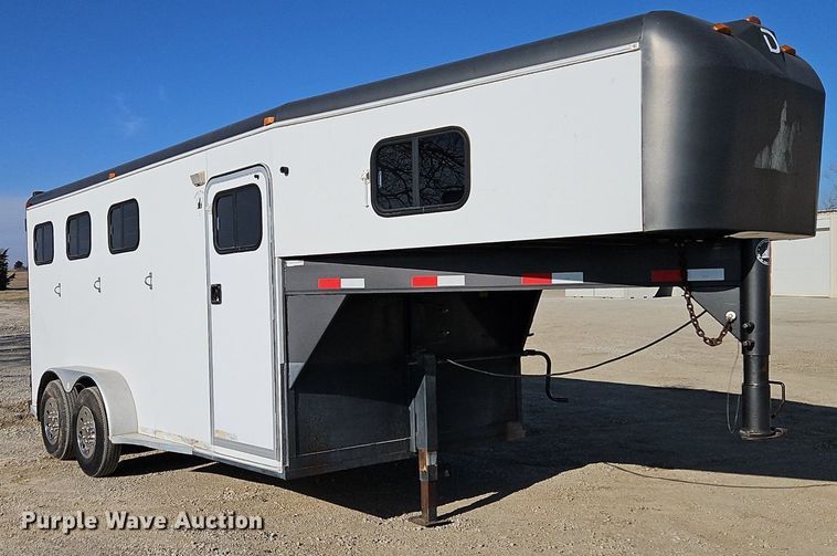 image for item EI3616 1996 Diamond D livestock trailer