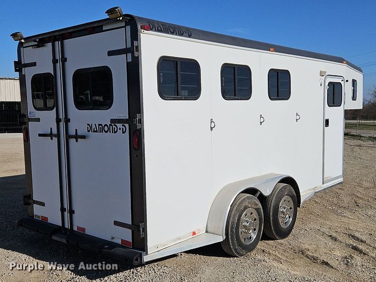 image for item EI3616 1996 Diamond D livestock trailer