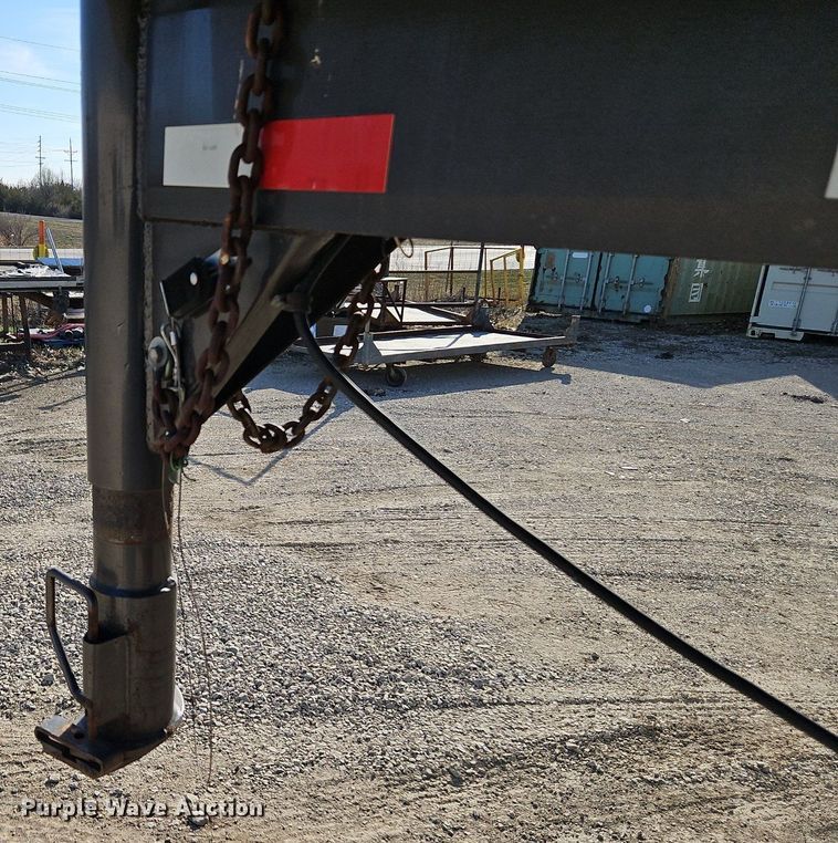 image for item EI3616 1996 Diamond D livestock trailer