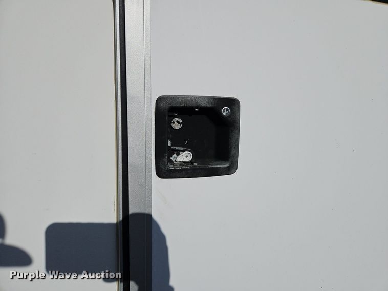 image for item EI3616 1996 Diamond D livestock trailer