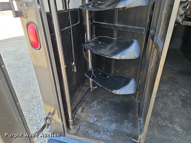 image for item EI3616 1996 Diamond D livestock trailer