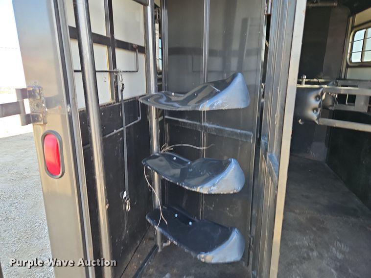 image for item EI3616 1996 Diamond D livestock trailer