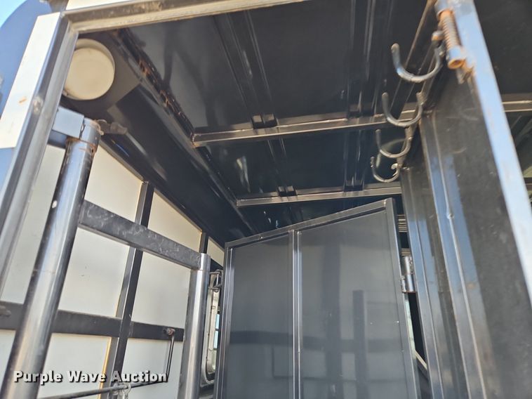 image for item EI3616 1996 Diamond D livestock trailer