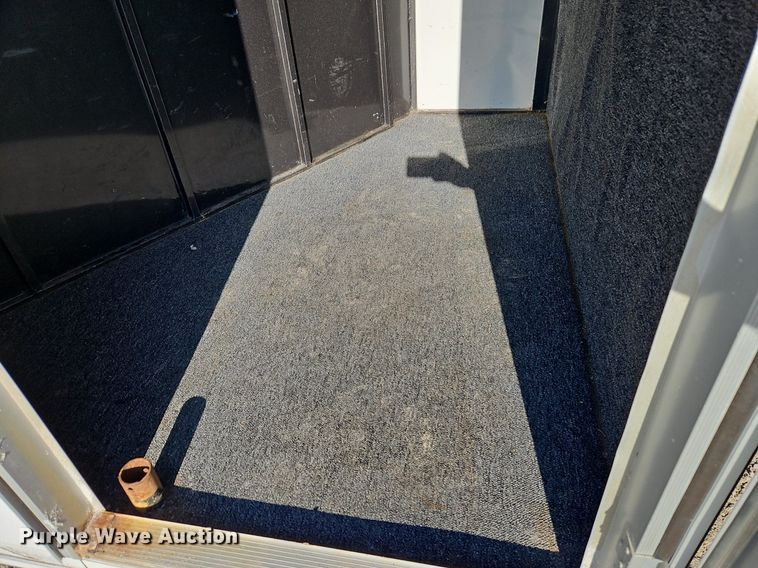 image for item EI3616 1996 Diamond D livestock trailer