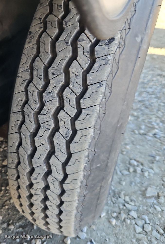 image for item EI3616 1996 Diamond D livestock trailer