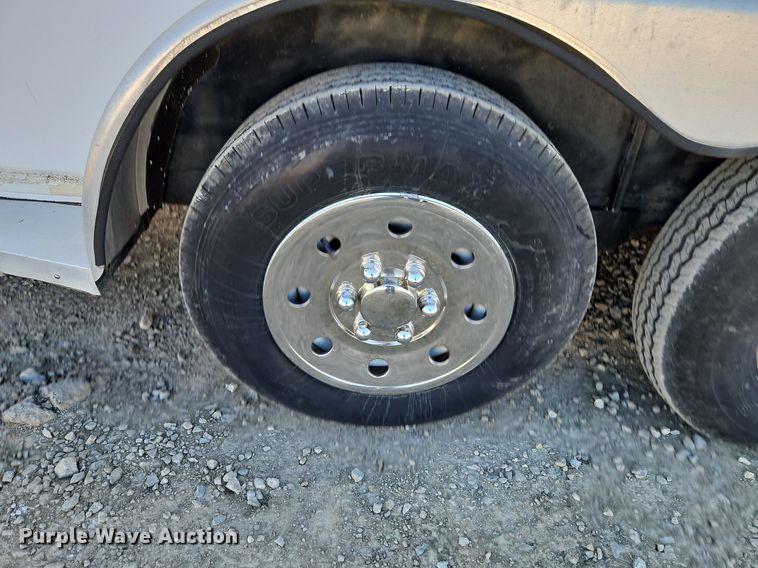 image for item EI3616 1996 Diamond D livestock trailer