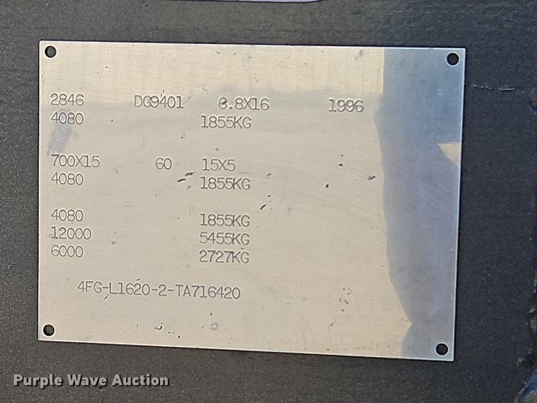 image for item EI3616 1996 Diamond D livestock trailer