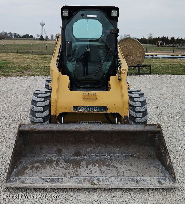 image for item EI3618 2007 Caterpillar  246C skid steer loader