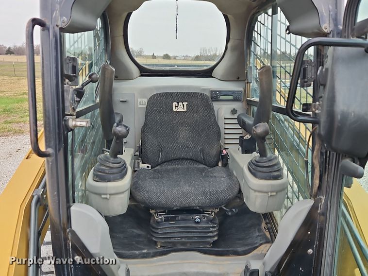 image for item EI3618 2007 Caterpillar  246C skid steer loader