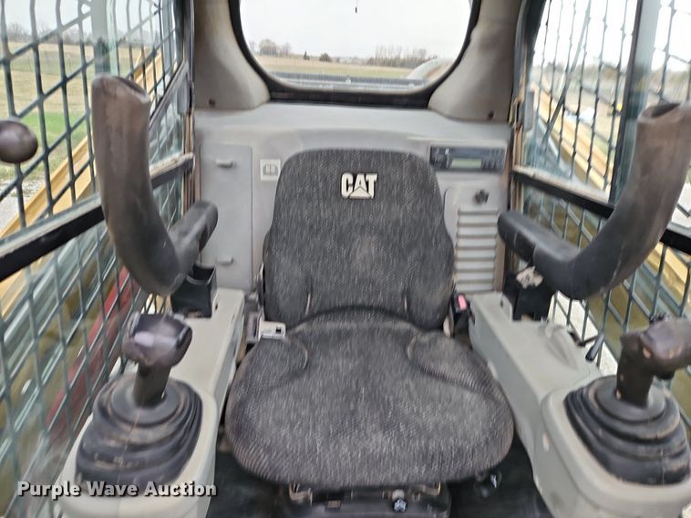 image for item EI3618 2007 Caterpillar  246C skid steer loader