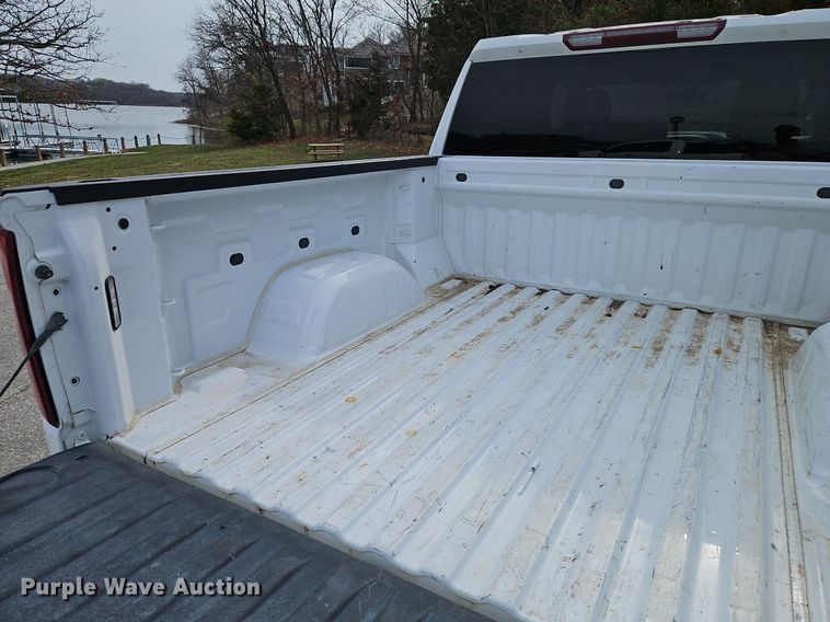 image for item EI3639 2019 Chevrolet  Silverado 1500 Crew Cab pickup truck