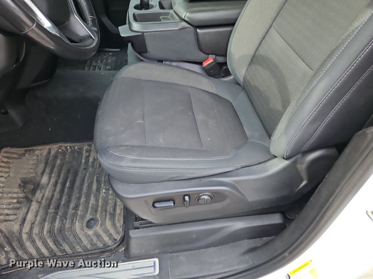 image for item EI3639 2019 Chevrolet  Silverado 1500 Crew Cab pickup truck