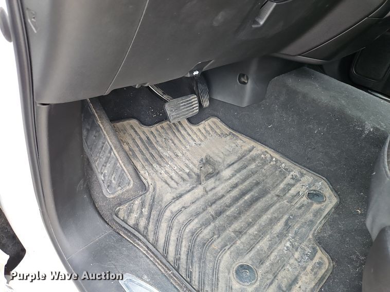 image for item EI3639 2019 Chevrolet  Silverado 1500 Crew Cab pickup truck