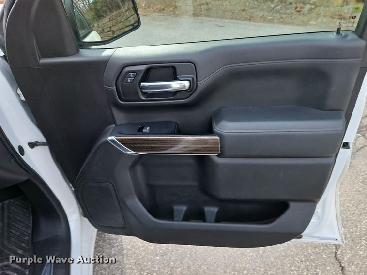 image for item EI3639 2019 Chevrolet  Silverado 1500 Crew Cab pickup truck