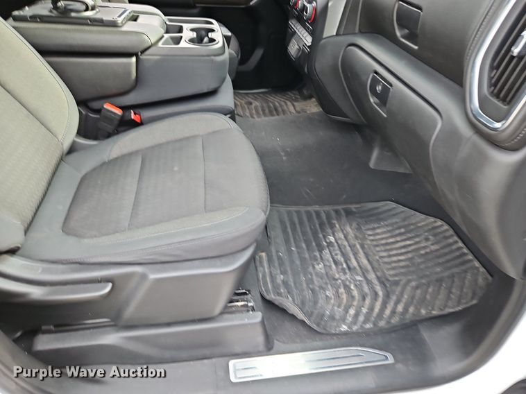 image for item EI3639 2019 Chevrolet  Silverado 1500 Crew Cab pickup truck