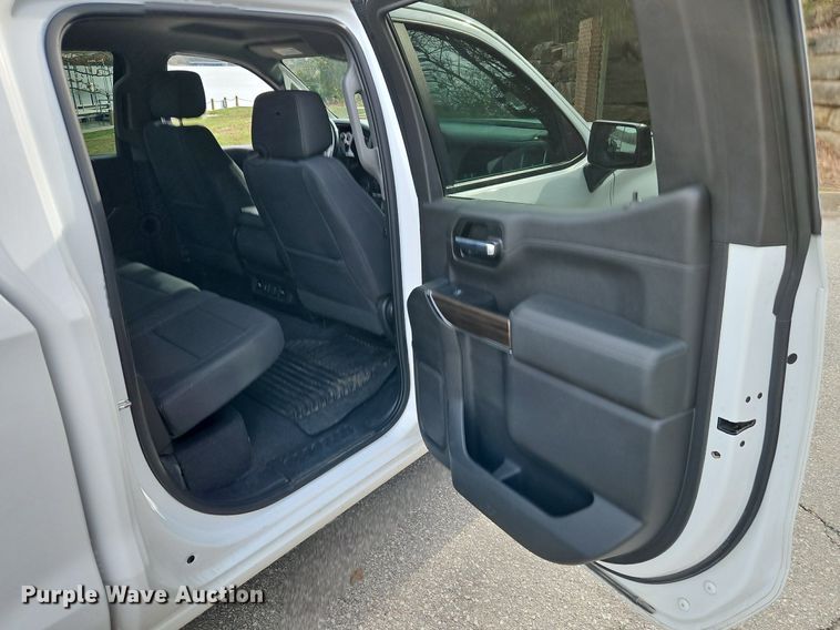 image for item EI3639 2019 Chevrolet  Silverado 1500 Crew Cab pickup truck