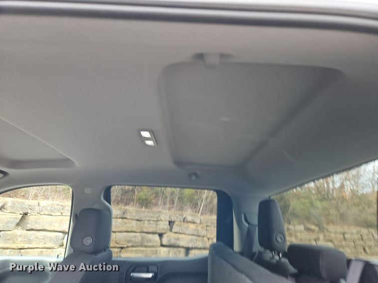 image for item EI3639 2019 Chevrolet  Silverado 1500 Crew Cab pickup truck