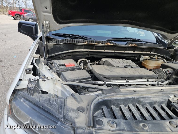 image for item EI3639 2019 Chevrolet  Silverado 1500 Crew Cab pickup truck