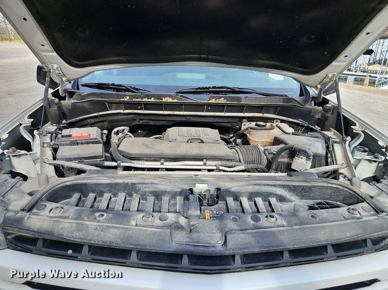 image for item EI3639 2019 Chevrolet  Silverado 1500 Crew Cab pickup truck