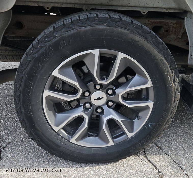 image for item EI3639 2019 Chevrolet  Silverado 1500 Crew Cab pickup truck