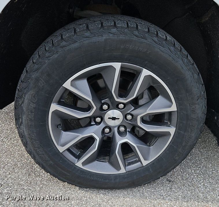 image for item EI3639 2019 Chevrolet  Silverado 1500 Crew Cab pickup truck