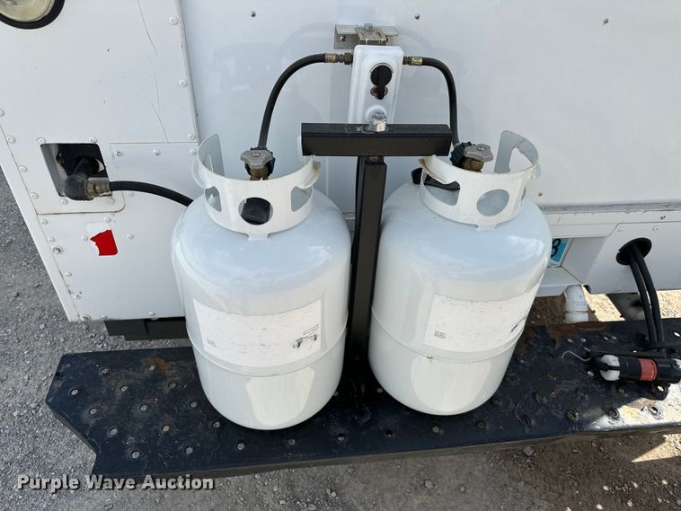 image for item EJ0320 2000 Freightliner MT45 Food truck