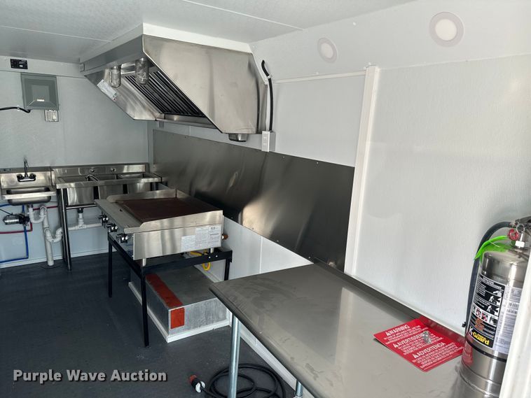 image for item EJ0320 2000 Freightliner MT45 Food truck