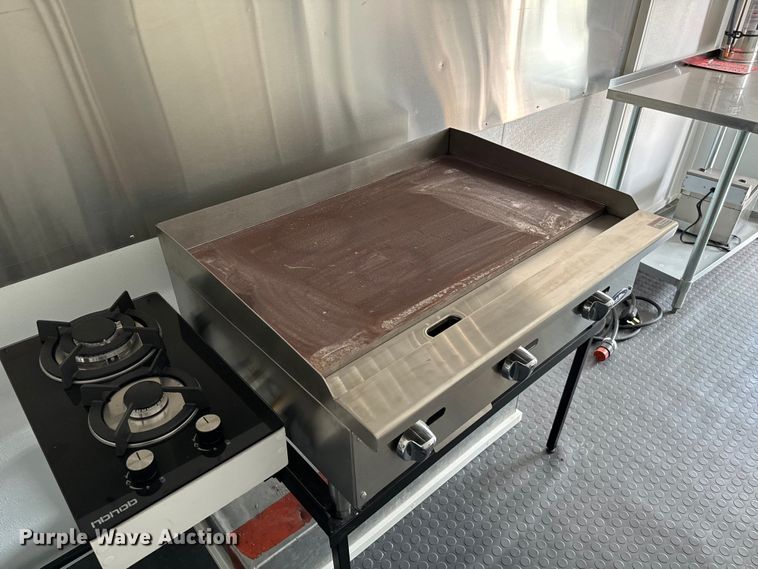 image for item EJ0320 2000 Freightliner MT45 Food truck