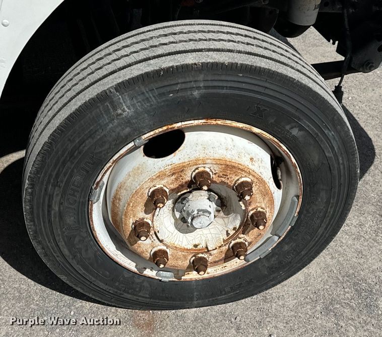 image for item EJ0320 2000 Freightliner MT45 Food truck