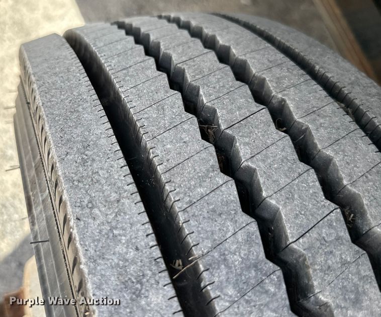 image for item EJ0320 2000 Freightliner MT45 Food truck