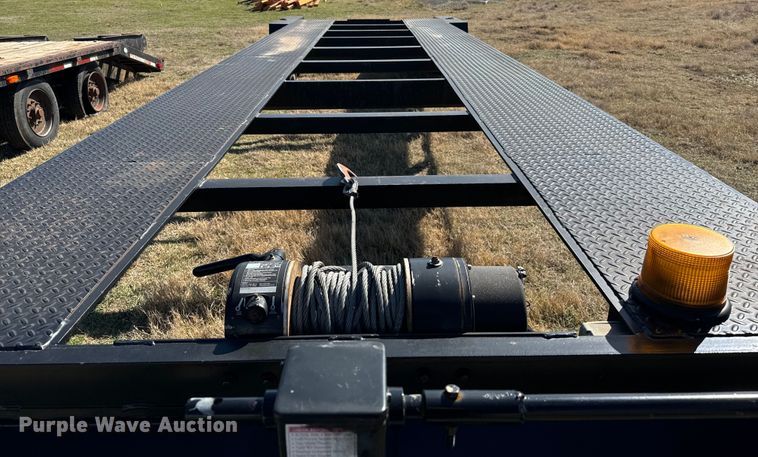 image for item EJ0329 2014 Kaufman equipment trailer