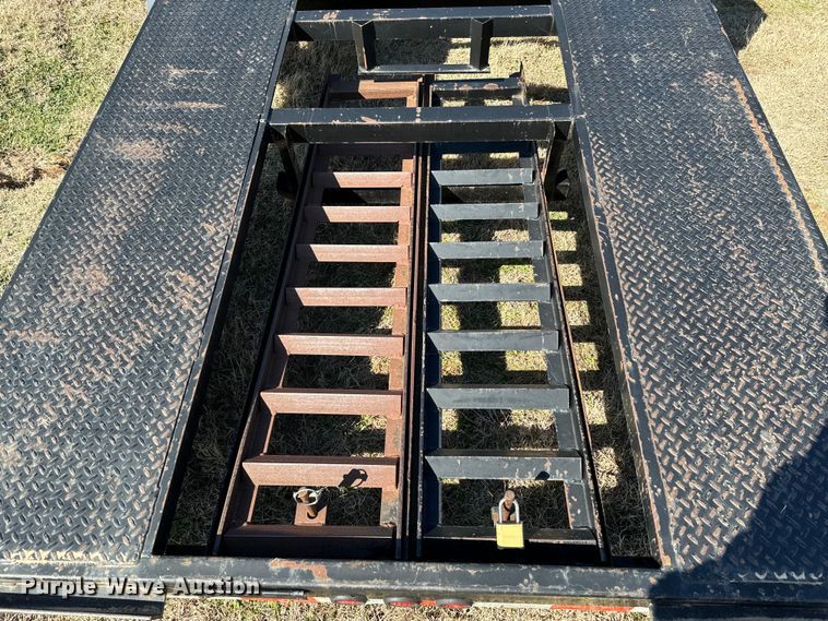 image for item EJ0329 2014 Kaufman equipment trailer